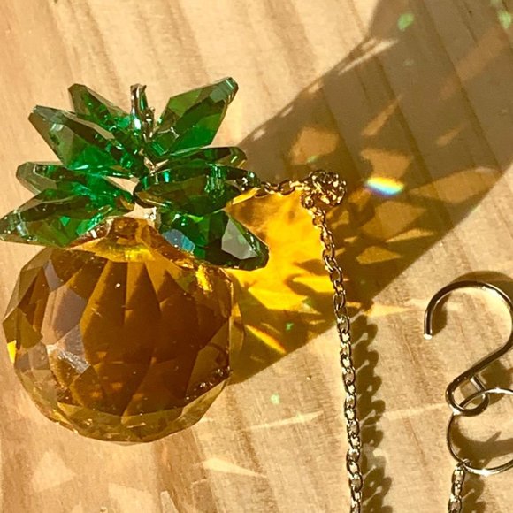 10 1/4" Green Yellow Pineapple Shape Prism Crystal Suncatcher Window Hanging New - Picture 1 of 3
